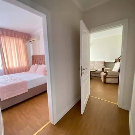 Lejlighed Wild Cherry 2 Bedroom Economy-1 *